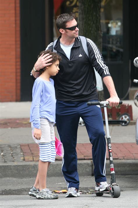 Hugh Jackman y su esposa desde hace 26 años crían con orgullo a sus dos ...
