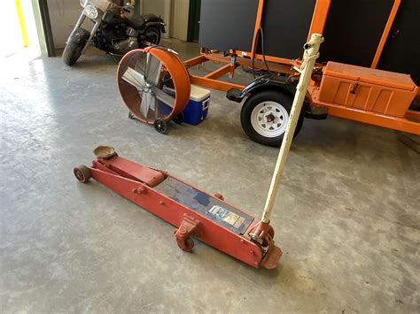 Norco 71000D Heavy Duty Floor Jack BigIron Auctions