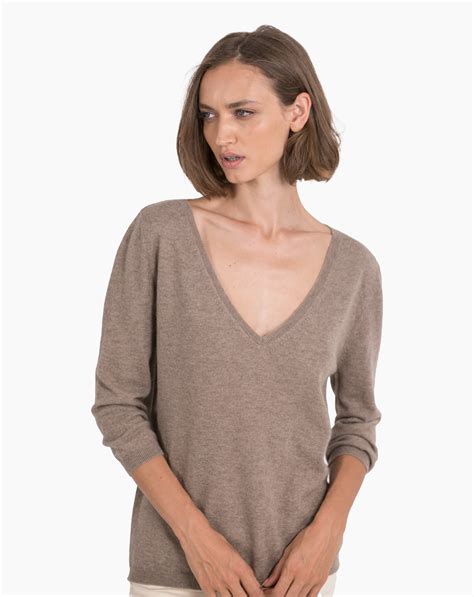 Women’s Cashmere Deep V-Neck Sweater | MaisonCashmere