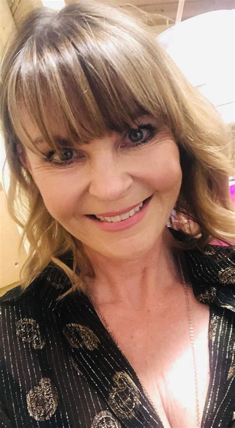 Singer - Great Yarmouth, GB-ENG - Nextdoor