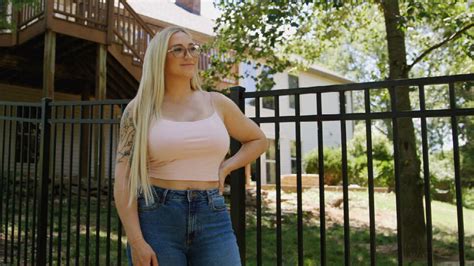 Teachers' OnlyFans side hustles lead to resignation, public battle - ABC News