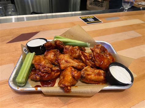 Buffalo Wild Wings Gluten Free Menu Guide 2023 - Eating Works