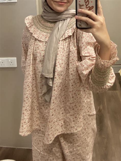 Petit Moi caro in english rose kurung set, Women's Fashion, Muslimah ...