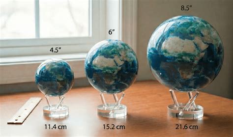 MOVA Globe | Selbstdrehende Globen mit Lichtenergie