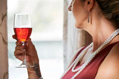 Drinking alcohol not likely to increase risk of a breast cancer recurrence - Kaiser Permanente ...