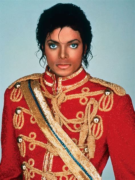 Michael Jackson's Legendary Wardrobe: Create Your Own Appearance In The ...