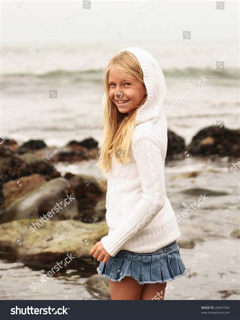 Tween Girl Beach Stock Photo 26697034 - Shutterstock