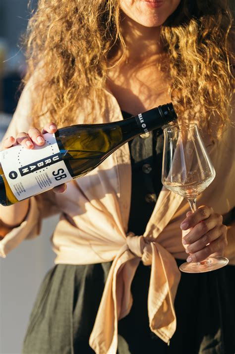 Вино белое сухое Urban Sun Sauvignon Blanc 0.75 л (Урбан Сан Совиньон ...