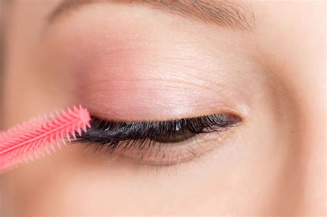 Eyelash Extension Aftercare Routine: The Secret to Keeping Your Lashes