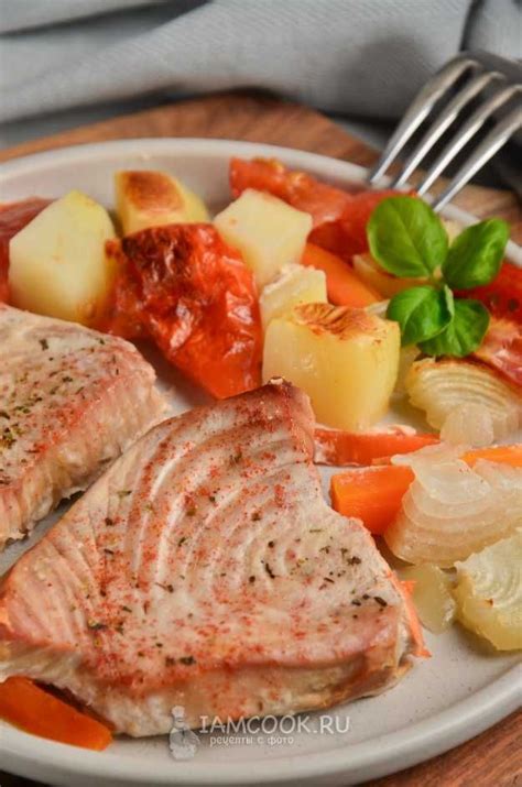 Филе тунца в духовке с овощами — рецепт с фото | Еда, Рыбное блюдо ...