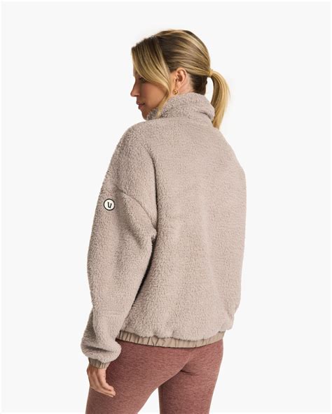 Cozy Sherpa Jacket | Women's Graphite Fleece Jacket | Vuori