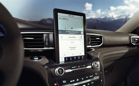 Top 10 Biggest Infotainment Displays in Cars - 1/22
