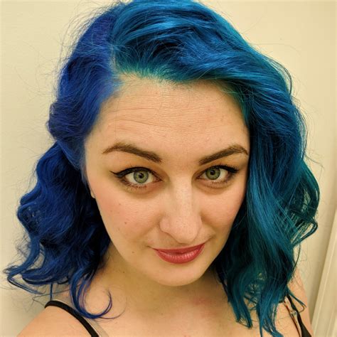 How to Dye Your Hair Two-Toned Blue: A Review of Arctic Fox Poseidon ...