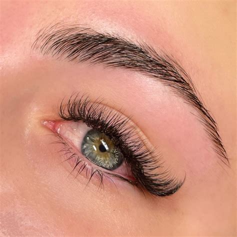 Hybrid Cat Eye | Eyelash extensions, Hybrid cat, Eyelashes