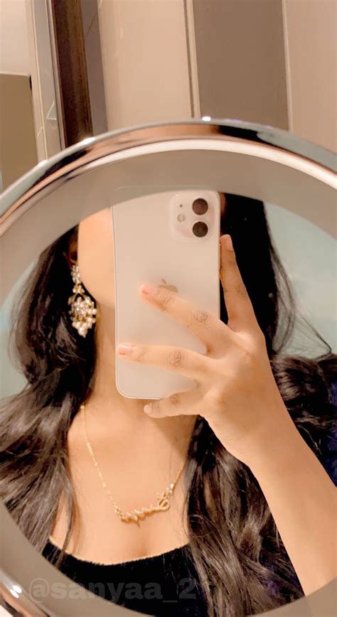 Mirror selfie poses | ethnic outfits | ethnic wear | mirror selfie ...