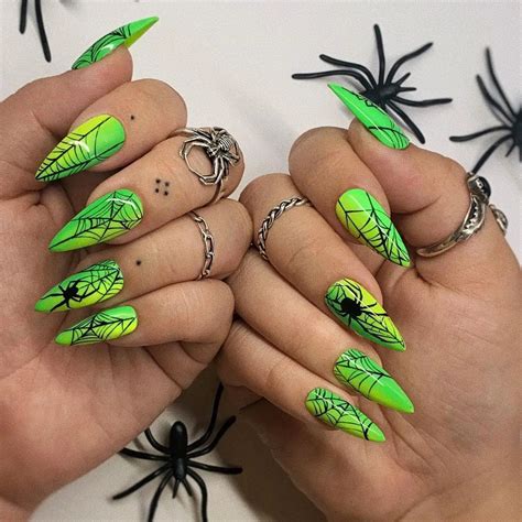 30 Best Black & Green Nail Design Ideas You Should Check