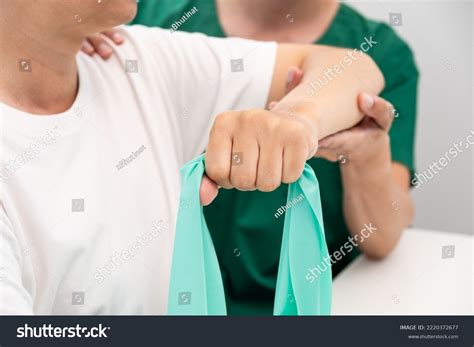 531 Shoulder & Knee Rehab Images, Stock Photos & Vectors | Shutterstock
