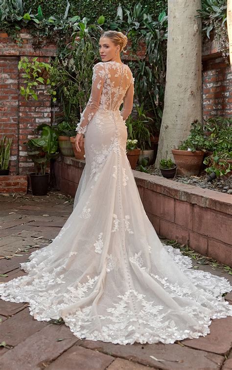 3D Floral Lace Fit-and-Flare Wedding Dress with Side Cutouts