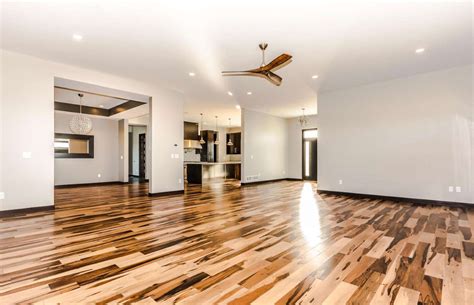 Cedar Room With Black Hardwood Floors
