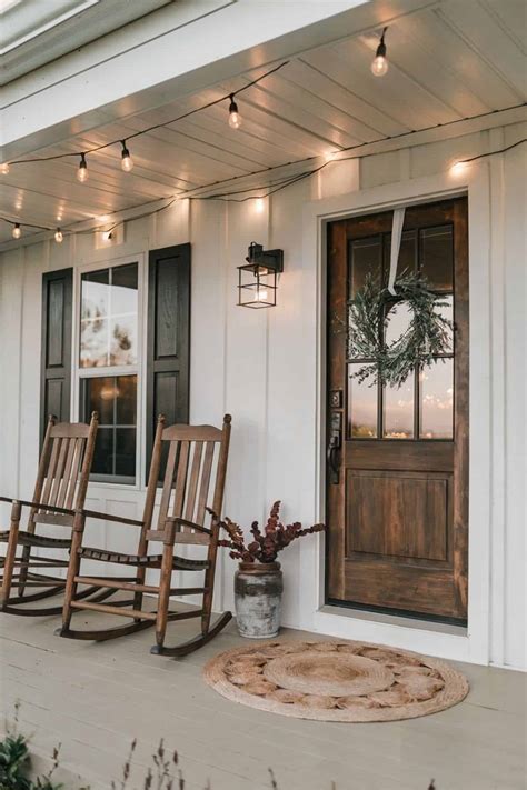 Farmhouse Front Porches For a Cozy Welcome - Abloom Decor