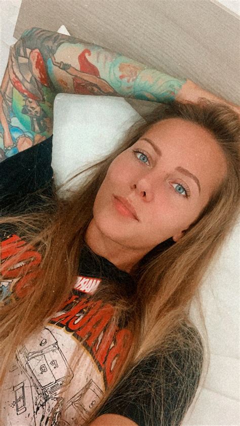 Emily Baker (@sofiasapphires) [onlyfans] : r/inked_babes