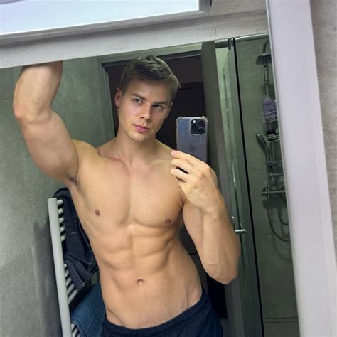 Sam 'Peachy Boy' and the Meteoric Rise of a British OnlyFans Star