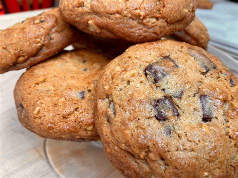 Large Cookies – Betty Bakery