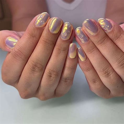 28 Short Chrome Nail Ideas For a Gorgeous, Glazed Manicure