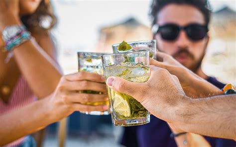 Photos | Longboards Tiki Beach Grille