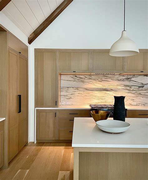 25 White Oak Kitchen Cabinets Design Ideas [& Buyers Guide]