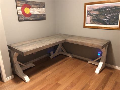 How to make a minimalist desk with simple woodworking skills ...