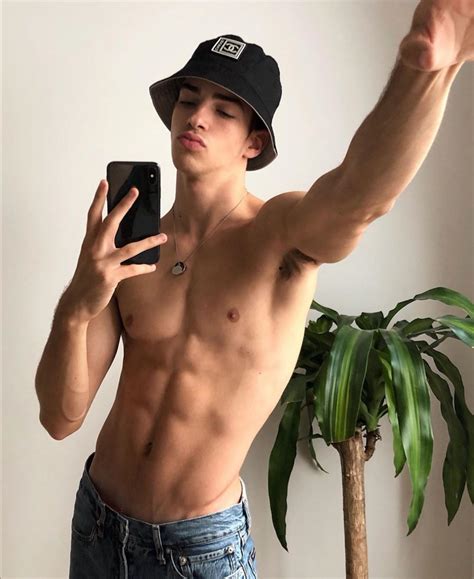 BEST OF IG: Roberto Bolle, Manu Rios, Jordy Baan, Florian Macek....