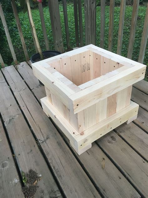 2x4 planter | Woodworking projects furniture, Woodworking projects diy ...