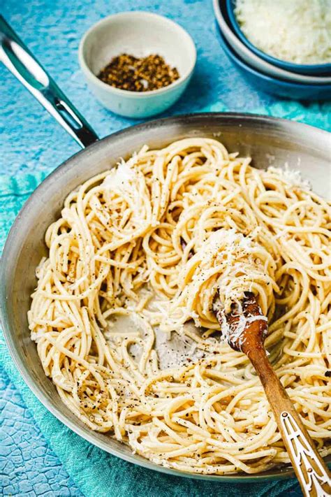 Cacio e Pepe | The Mediterranean Dish
