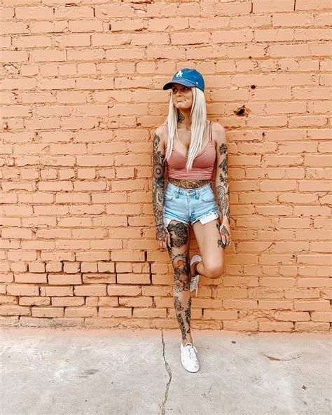 𝚔𝚎𝚕𝚜𝚘 𝚗𝚒𝚌𝚘𝚕𝚎 ⍟ on Instagram: “𝚠𝚑𝚢 𝚊𝚖 𝚒 𝚜𝚘 𝚊𝚠𝚔𝚠𝚊𝚛𝚍 🙃” | Kelso, Fashion, Girl tattoos