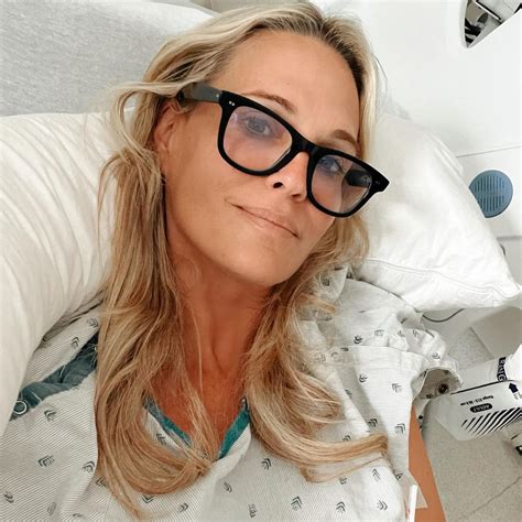 Molly Sims Was "Broken" Over Back Pain and Mental Health Struggles ...