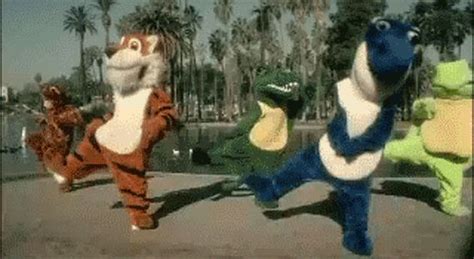 Гифки смешные танцы. Подборка GIF с прикольными танцульками