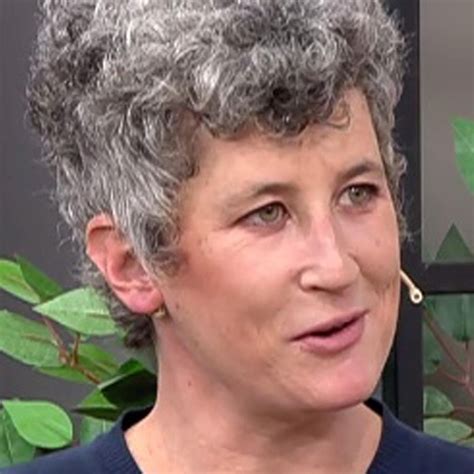 Watch Ghosting Gloria (2021) Full Movie Online - Plex