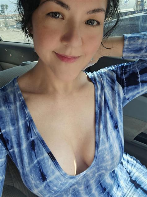 Play with me in the car : r/cougars_and_milfs_sfw