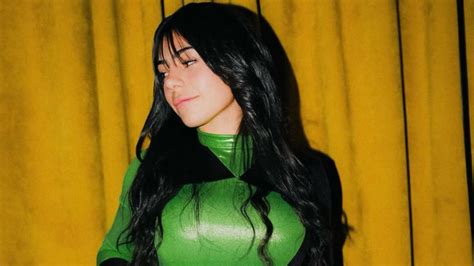 Video: Streamer Mica Ybañez "Milica" Sufre Cristalazo y Robo de su Celular en Transmisión En ...