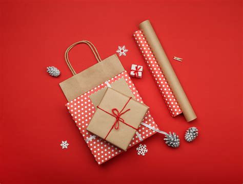 Gift Bags vs. Wrapping Paper - Social Corner
