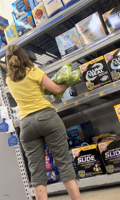Mom with a nice phat ass - Tight Jeans - Forum
