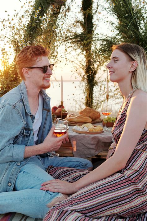 Fun Date Night Ideas in Bloomington, IL | Wyndy Sitters