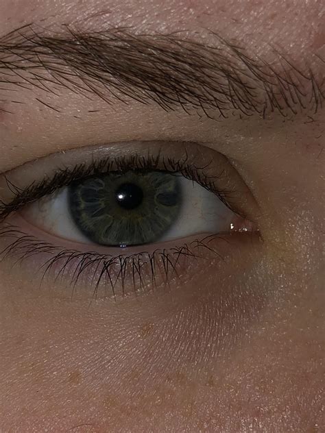 What color are my eyes? : r/eyes