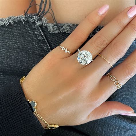 THE 8 CARAT DIAMOND: A SYMBOL OF INFINITE LOVE | Miss Diamond Ring