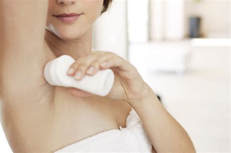 Best Pregnancy-Safe Deodorant You Can Use in All 3 Trimesters