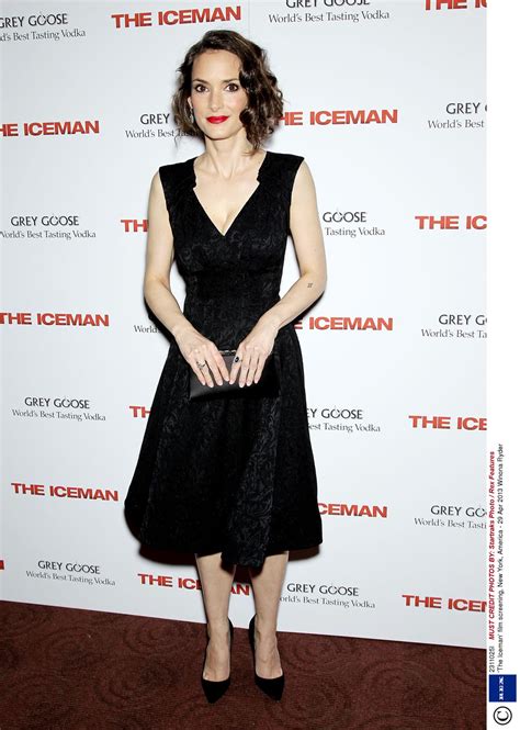 Winona Ryder Height and Weight Stats - PK Baseline- How Celebs Get ...