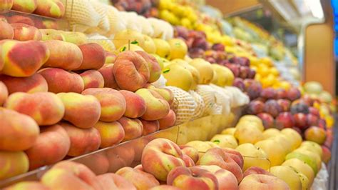 Ученые рассказали, можно ли есть фрукты с кожурой