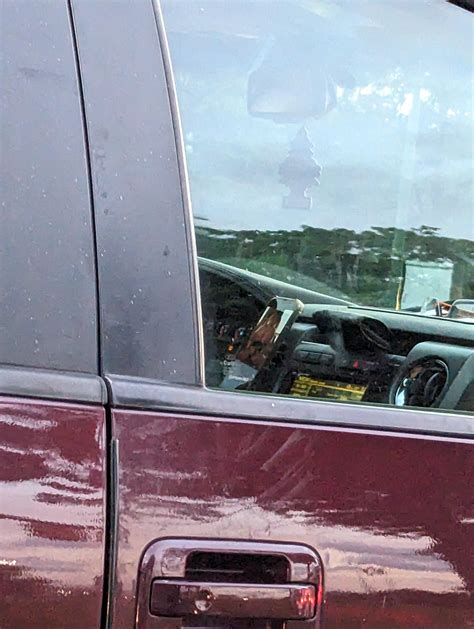 This guy watching porn right next to me at a stoplight : r ...