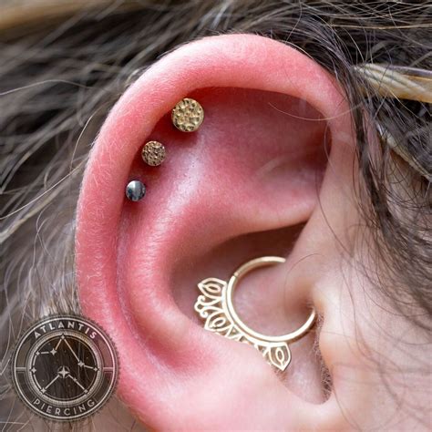 Curated ear with triple helix and daith piercing | Bijoux, Couleur, Perce